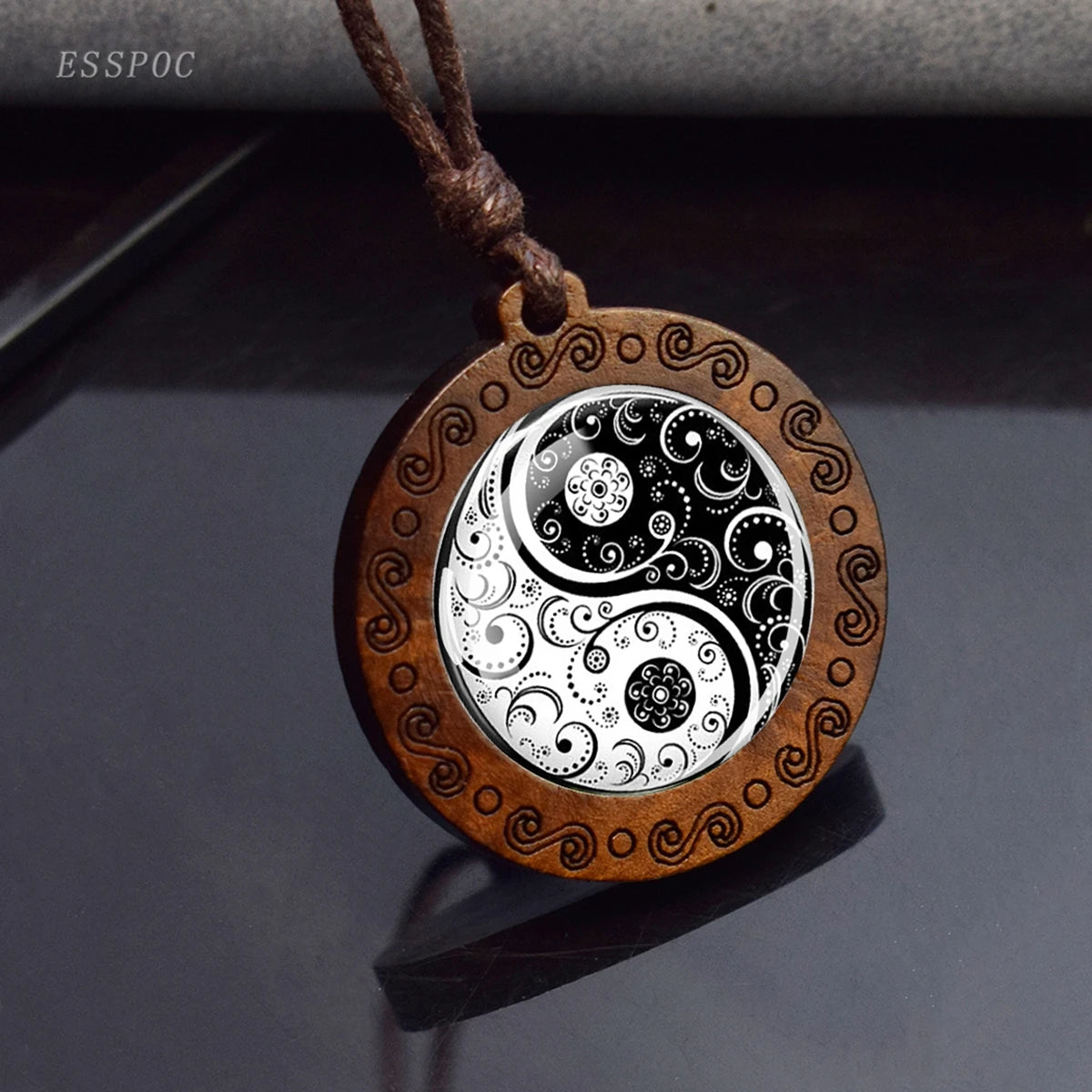 Triple Moon Goddess Glass Necklace Wood Pendant Wiccan Pentagram Necklace Vintage Magic Sign Jewelry Dropshipping